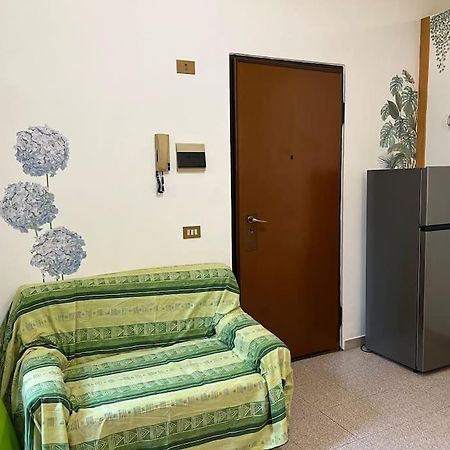 La Tana Moderna Apartman Piacenza Kültér fotó